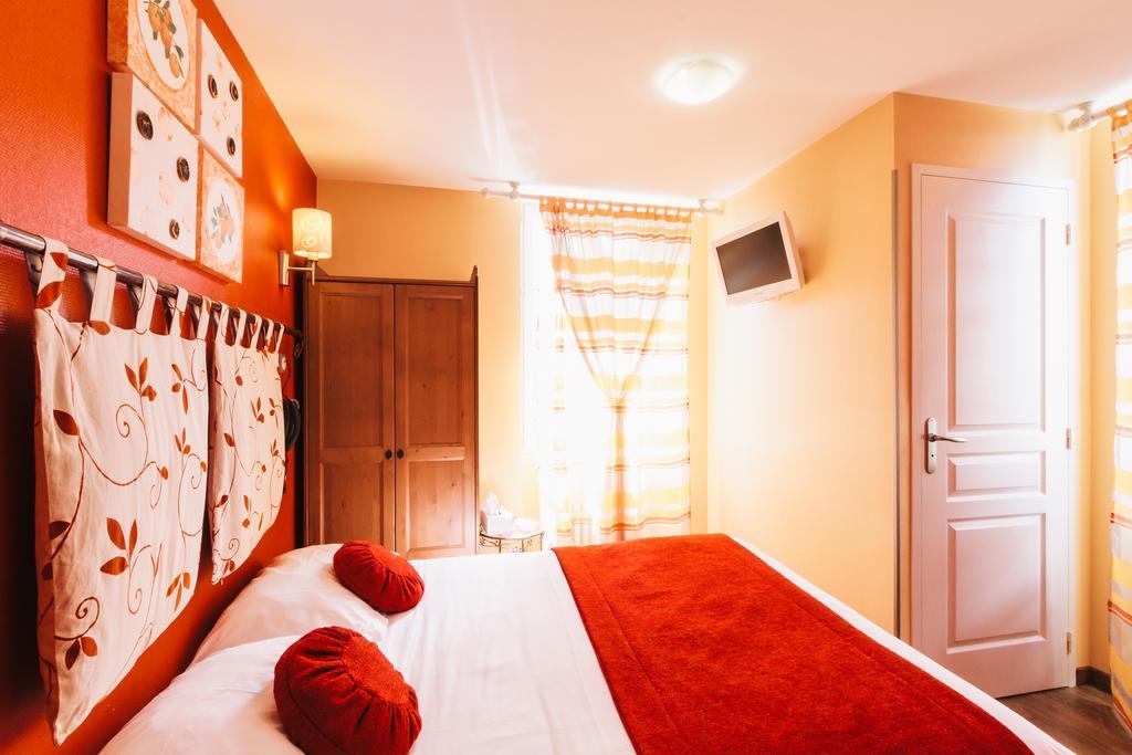 La Bonne Auberge Nouzerines ภายนอก รูปภาพ