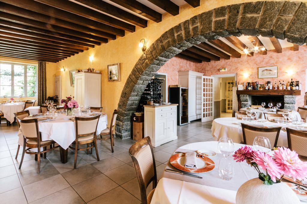 La Bonne Auberge Nouzerines ภายนอก รูปภาพ