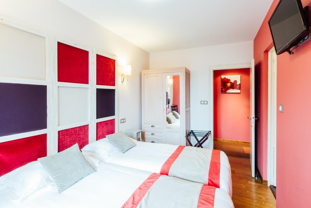 La Bonne Auberge Nouzerines ภายนอก รูปภาพ