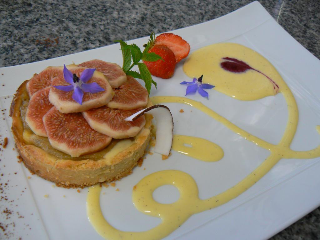 La Bonne Auberge Nouzerines ภายนอก รูปภาพ
