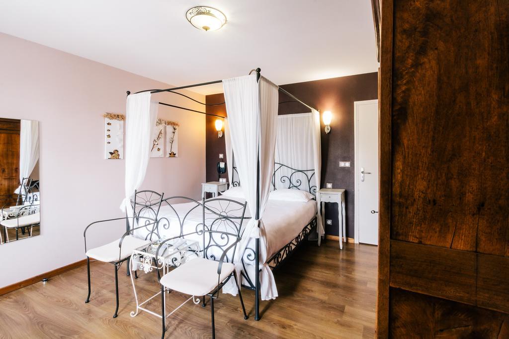 La Bonne Auberge Nouzerines ภายนอก รูปภาพ