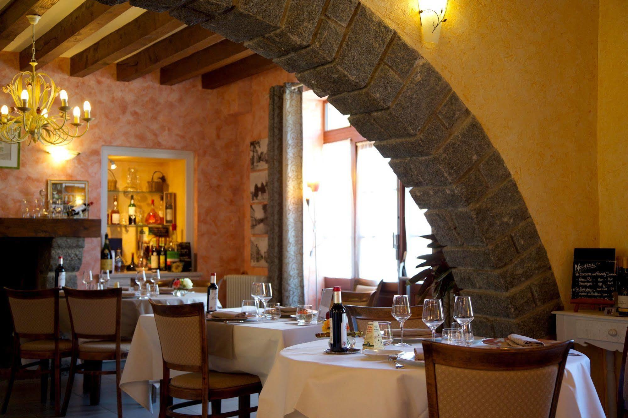 La Bonne Auberge Nouzerines ภายนอก รูปภาพ